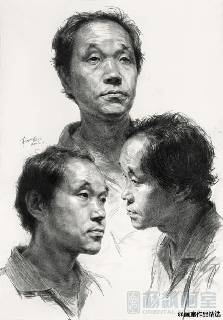 #畫室作品投稿#男中年頭像素描作品,人物光感強烈,五官細致,面部細致柔和,厚重的頭發面部襯托得細致精彩,三種視覺的詮釋都非常不錯哦~ (更多該畫室作品可關注 @北京楊飆畫室 )(ps:加微信msswxt 每天推送好內容)