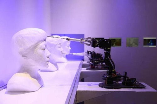 陳琦 因?yàn)榱私庀蠕h 才知道傳統(tǒng)的可貴